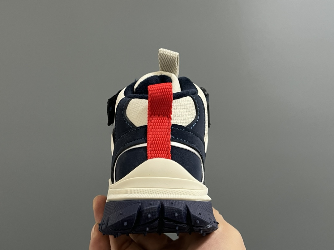 图片[7]-加绒北家中帮魔术贴儿童户外鞋 尺码：27-37码 经典户外大牌🧗 橡胶耐磨防滑大底，脚感超赞👍🏻 中帮款式，保护稚嫩脚踝✌🏻 加绒贴心呵护，暖暖过冬❄️-选品中心