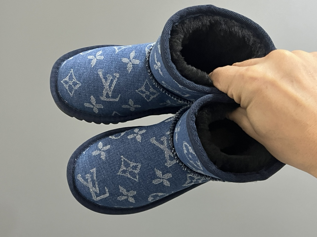 UGG古驰LV联名中帮儿童雪地靴 尺码：25-37 经典老花配色🆕 内里加绒加厚，保暖又舒适❄️ 耐磨防滑大底，脚感超赞👍🏻 中帮款式，防风保暖☁️-选品中心