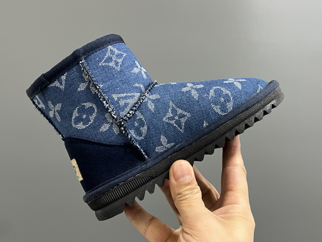 图片[6]-UGG古驰LV联名中帮儿童雪地靴 尺码：25-37 经典老花配色🆕 内里加绒加厚，保暖又舒适❄️ 耐磨防滑大底，脚感超赞👍🏻 中帮款式，防风保暖☁️-选品中心