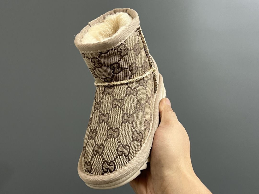 图片[3]-UGG古驰LV联名中帮儿童雪地靴 尺码：25-37 经典老花配色🆕 内里加绒加厚，保暖又舒适❄️ 耐磨防滑大底，脚感超赞👍🏻 中帮款式，防风保暖☁️-选品中心