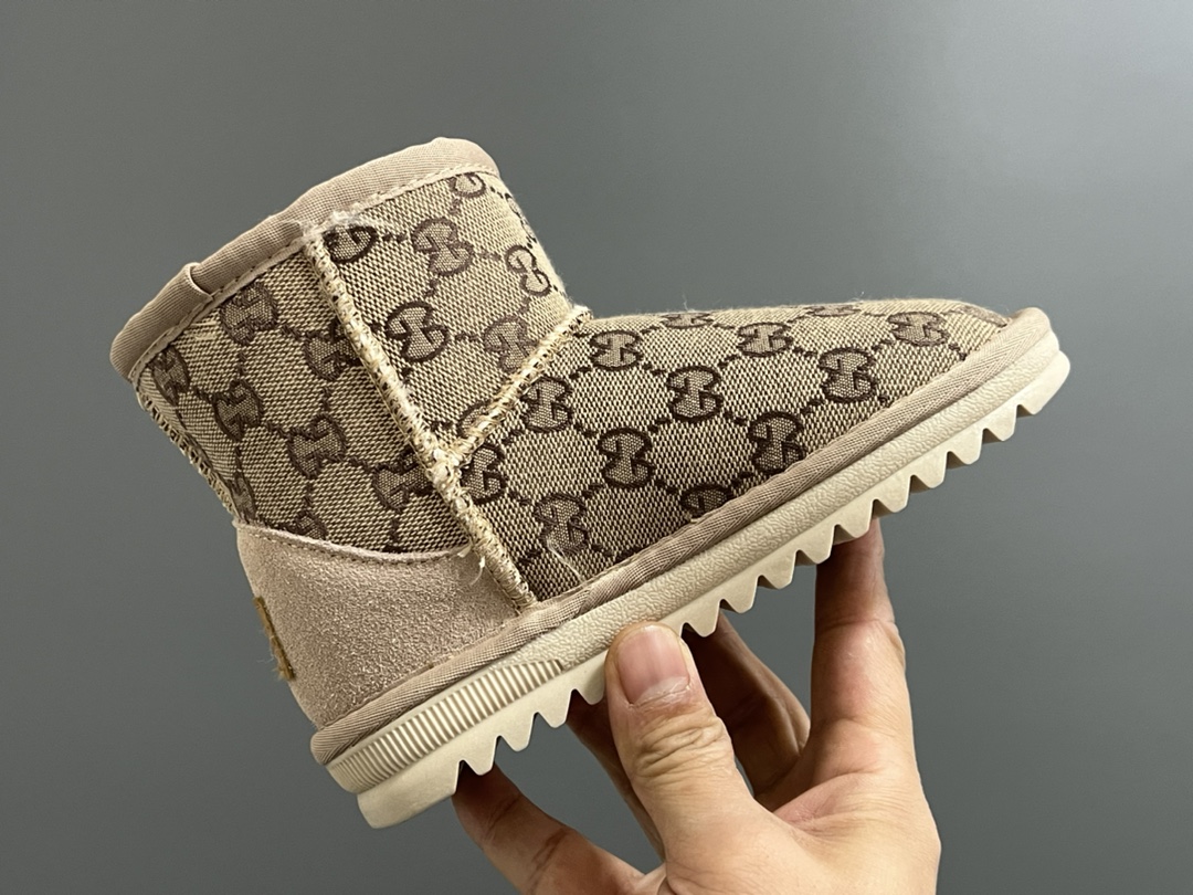 图片[6]-UGG古驰LV联名中帮儿童雪地靴 尺码：25-37 经典老花配色🆕 内里加绒加厚，保暖又舒适❄️ 耐磨防滑大底，脚感超赞👍🏻 中帮款式，防风保暖☁️-选品中心