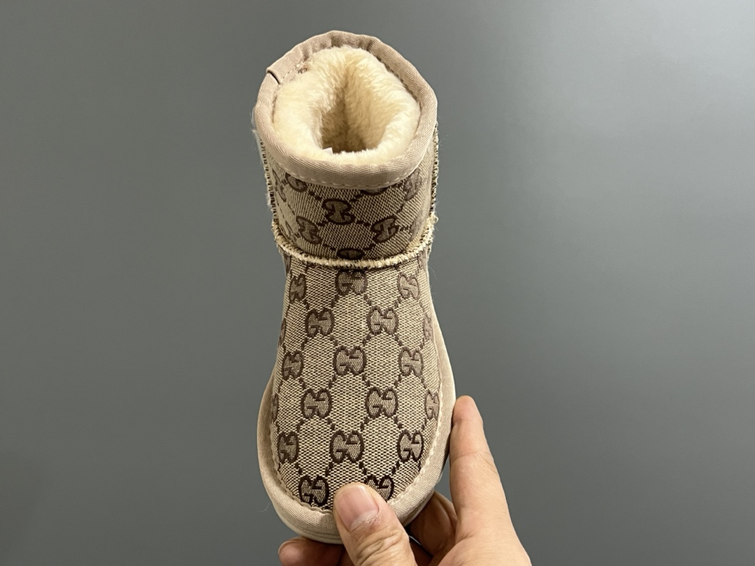 图片[8]-UGG古驰LV联名中帮儿童雪地靴 尺码：25-37 经典老花配色🆕 内里加绒加厚，保暖又舒适❄️ 耐磨防滑大底，脚感超赞👍🏻 中帮款式，防风保暖☁️-选品中心