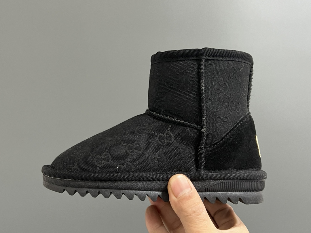 图片[4]-UGG古驰LV联名中帮儿童雪地靴 尺码：25-37 经典老花配色🆕 内里加绒加厚，保暖又舒适❄️ 耐磨防滑大底，脚感超赞👍🏻 中帮款式，防风保暖☁️-选品中心