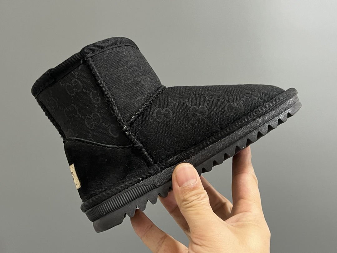 图片[6]-UGG古驰LV联名中帮儿童雪地靴 尺码：25-37 经典老花配色🆕 内里加绒加厚，保暖又舒适❄️ 耐磨防滑大底，脚感超赞👍🏻 中帮款式，防风保暖☁️-选品中心