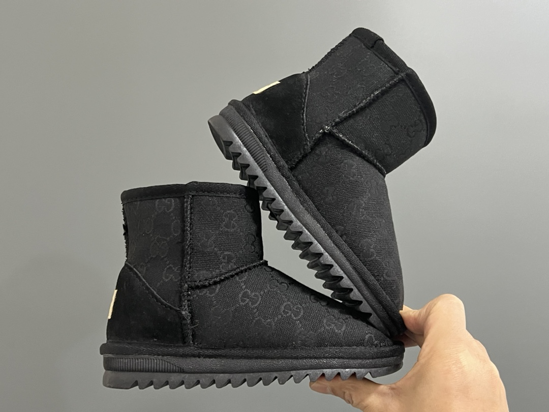 图片[9]-UGG古驰LV联名中帮儿童雪地靴 尺码：25-37 经典老花配色🆕 内里加绒加厚，保暖又舒适❄️ 耐磨防滑大底，脚感超赞👍🏻 中帮款式，防风保暖☁️-选品中心