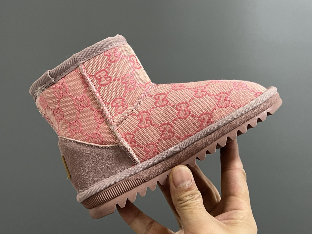 图片[6]-UGG古驰LV联名中帮儿童雪地靴 尺码：25-37 经典老花配色🆕 内里加绒加厚，保暖又舒适❄️ 耐磨防滑大底，脚感超赞👍🏻 中帮款式，防风保暖☁️-选品中心