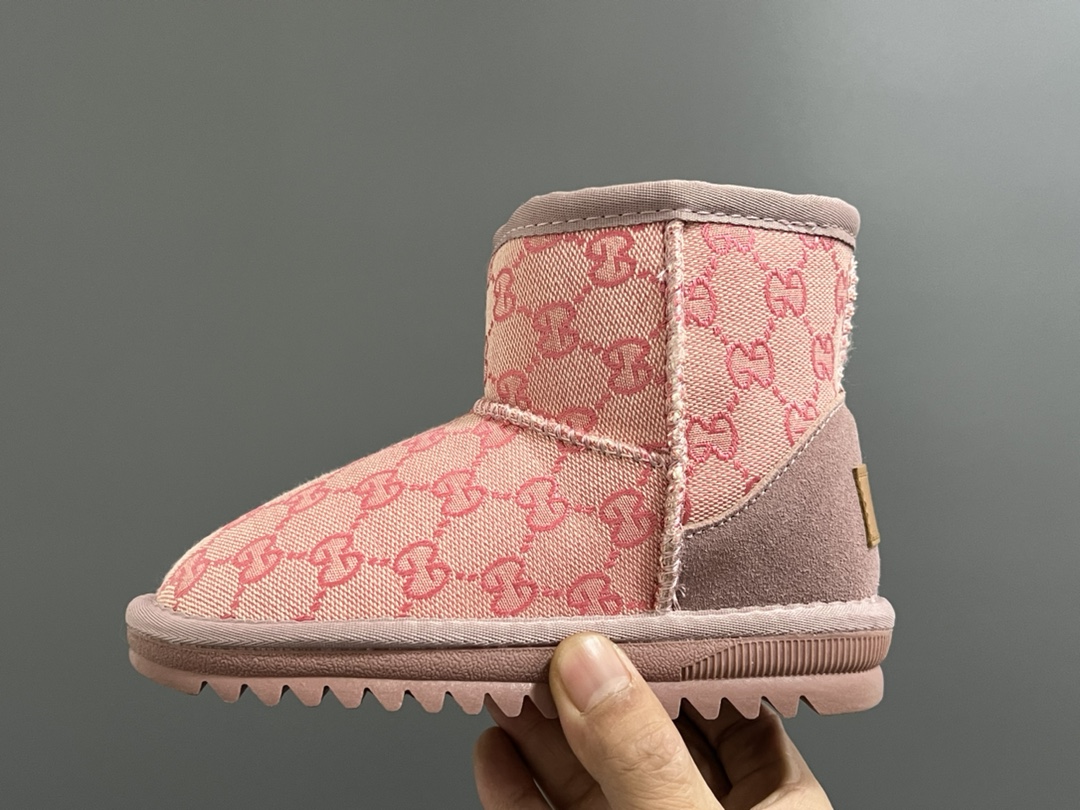 图片[4]-UGG古驰LV联名中帮儿童雪地靴 尺码：25-37 经典老花配色🆕 内里加绒加厚，保暖又舒适❄️ 耐磨防滑大底，脚感超赞👍🏻 中帮款式，防风保暖☁️-选品中心