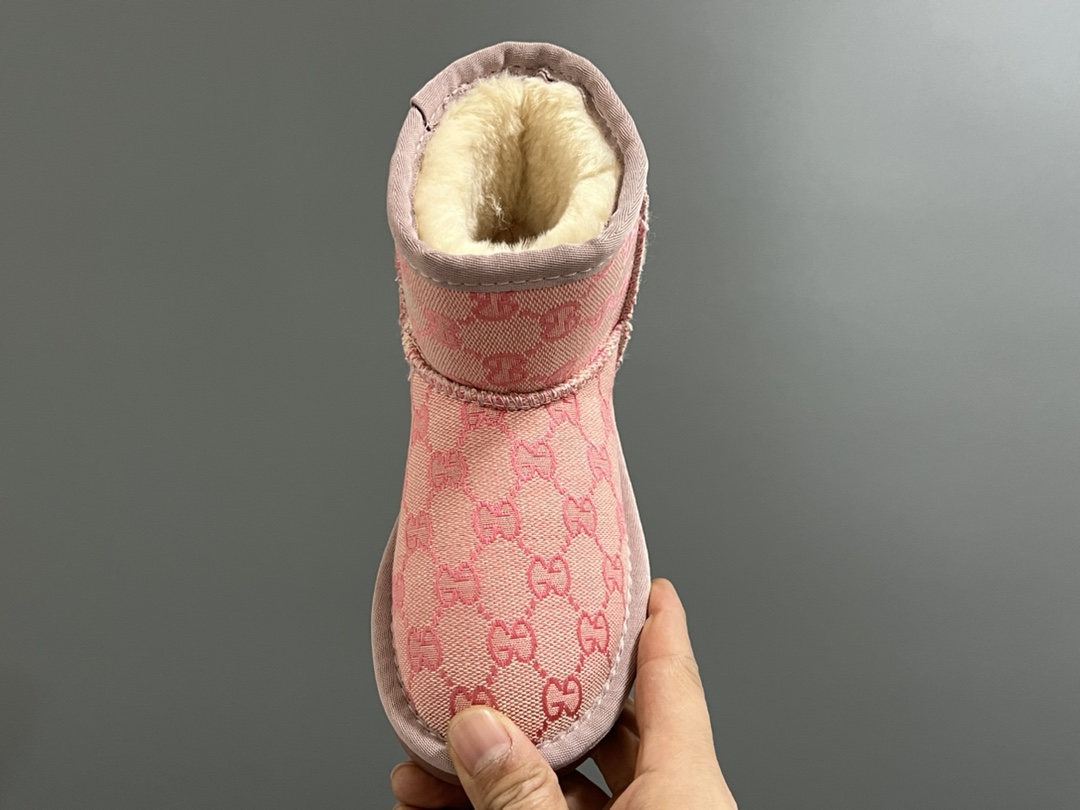 图片[8]-UGG古驰LV联名中帮儿童雪地靴 尺码：25-37 经典老花配色🆕 内里加绒加厚，保暖又舒适❄️ 耐磨防滑大底，脚感超赞👍🏻 中帮款式，防风保暖☁️-选品中心