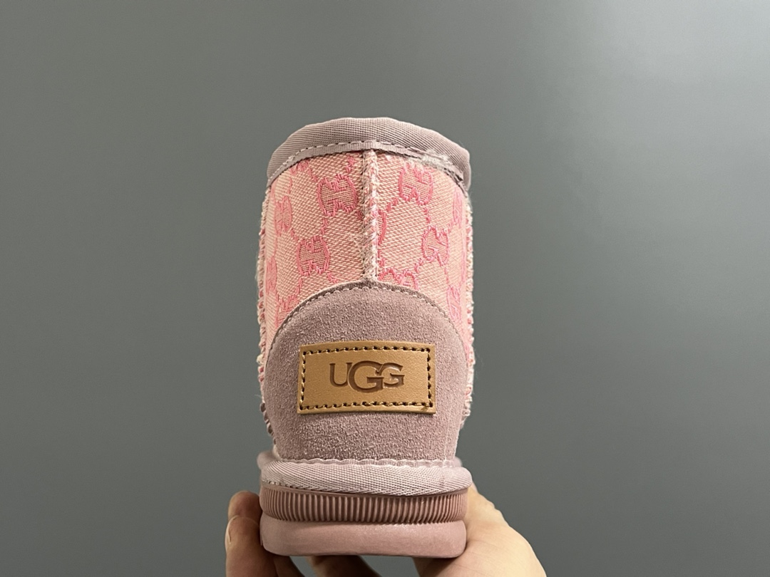 图片[7]-UGG古驰LV联名中帮儿童雪地靴 尺码：25-37 经典老花配色🆕 内里加绒加厚，保暖又舒适❄️ 耐磨防滑大底，脚感超赞👍🏻 中帮款式，防风保暖☁️-选品中心