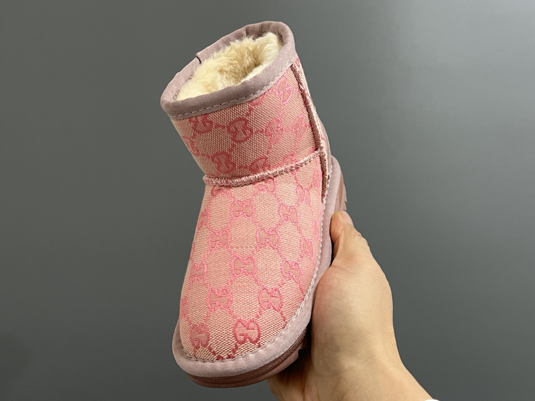 图片[3]-UGG古驰LV联名中帮儿童雪地靴 尺码：25-37 经典老花配色🆕 内里加绒加厚，保暖又舒适❄️ 耐磨防滑大底，脚感超赞👍🏻 中帮款式，防风保暖☁️-选品中心