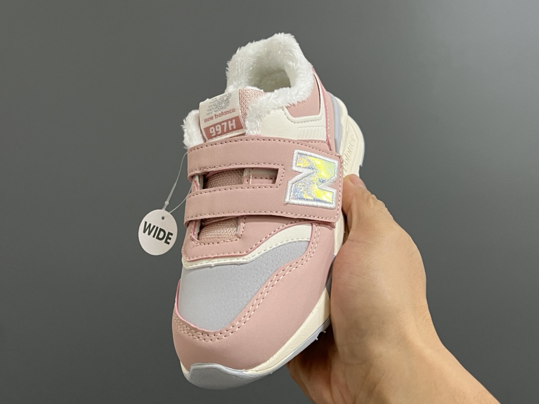 图片[3]-加绒款 NB秋冬新款997魔术贴儿童运动鞋 尺码：26-37码 细绒款超级贴心💓 开了挂的NB系列🔥 经典复古997新款，时尚大方设计🆒 优质鞋面，高级感满满💯 橡胶组合大底，耐磨防滑👍🏻 魔术贴设计，锻炼手指精细动作✌🏻-选品中心