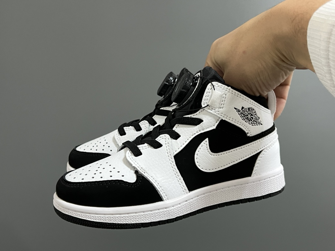 图片[2]-乔一中帮锁扣专柜版儿童运动休闲鞋 尺码：24-37码 新工厂新工艺🆕 经典乔一款式❤️ 精致锁扣设计，穿脱超级方便✌🏻 耐磨防滑大底，脚感超赞👍🏻-选品中心