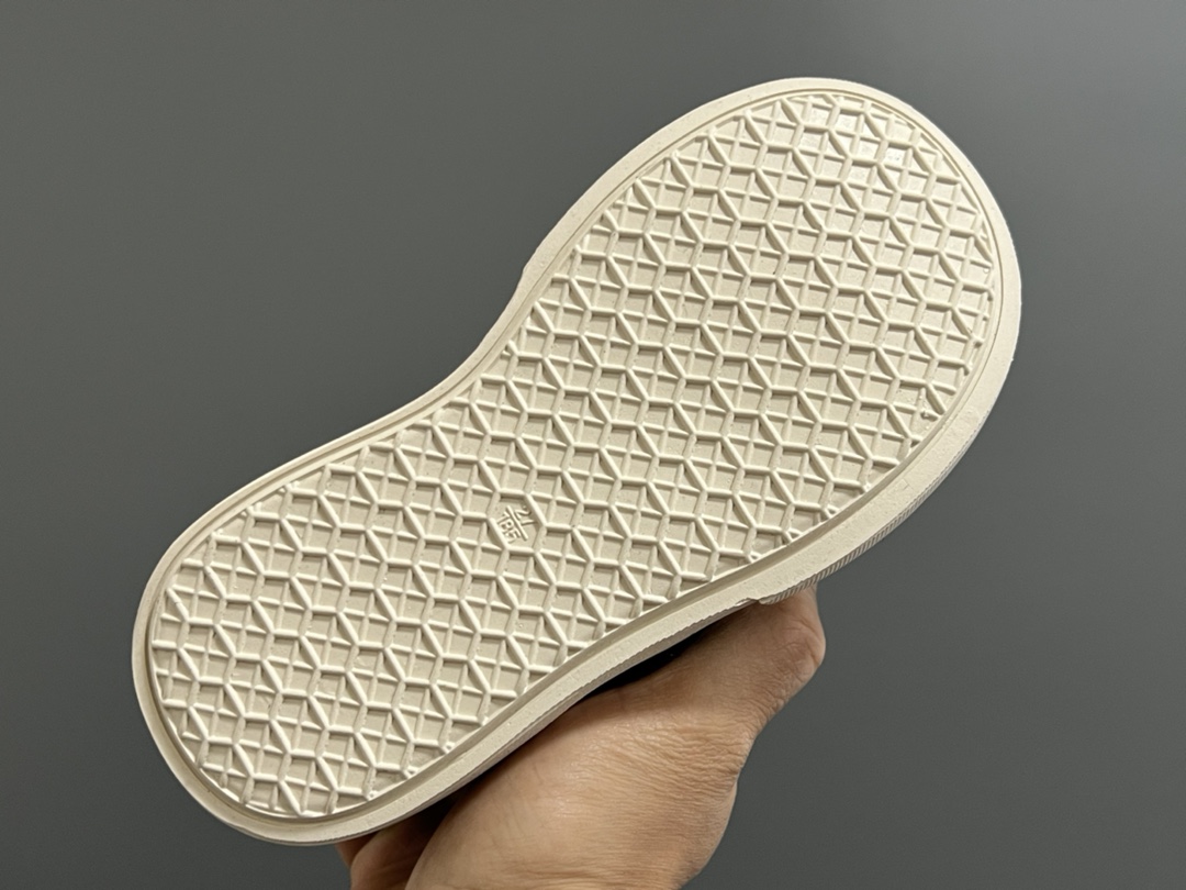 图片[5]-特潮牌新款猫爪印开口笑魔术贴板鞋 尺码：26-37码 可爱的猫爪印🐾贴片 开口笑款式，保护稚嫩脚丫🦶 魔术贴设计，穿脱超方便✌🏻 简约百搭款❤️-选品中心