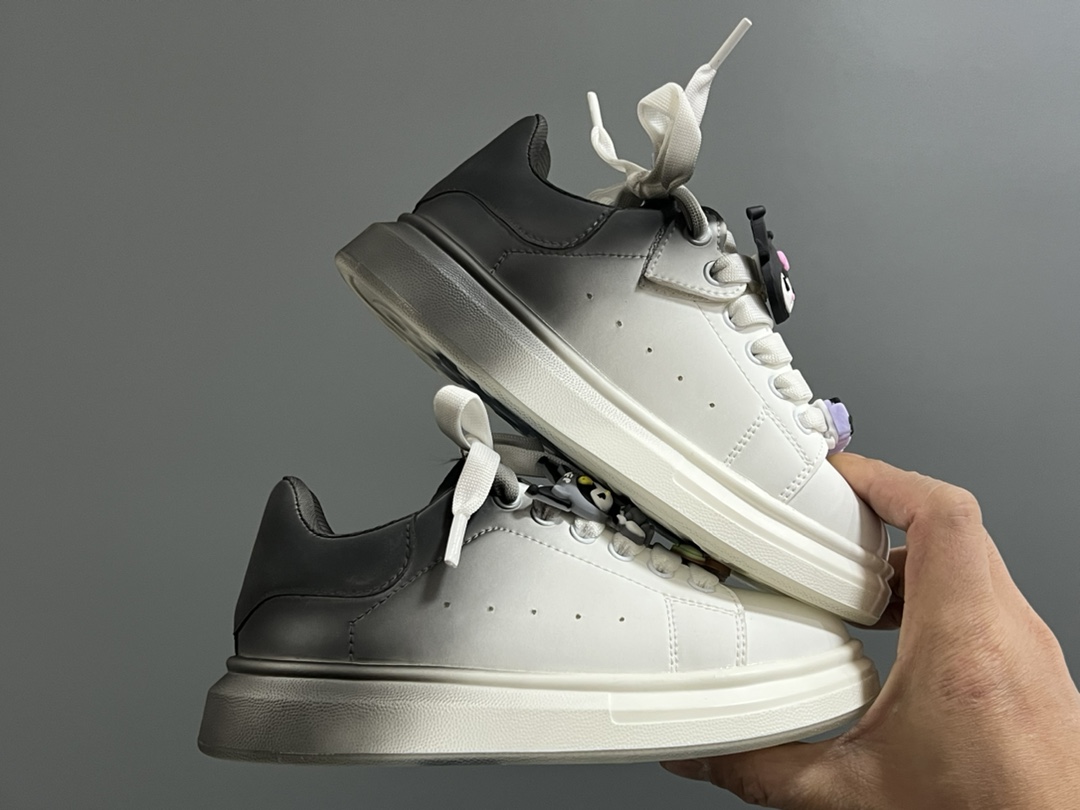 图片[9]-麦昆新款卡通魔术贴儿童板鞋 尺码：26-37码 精致可爱的小熊🐻挂件 经典麦昆款式❤️ 魔术贴设计，穿脱超级方便✌🏻 橡胶耐磨防滑大底✔️-选品中心