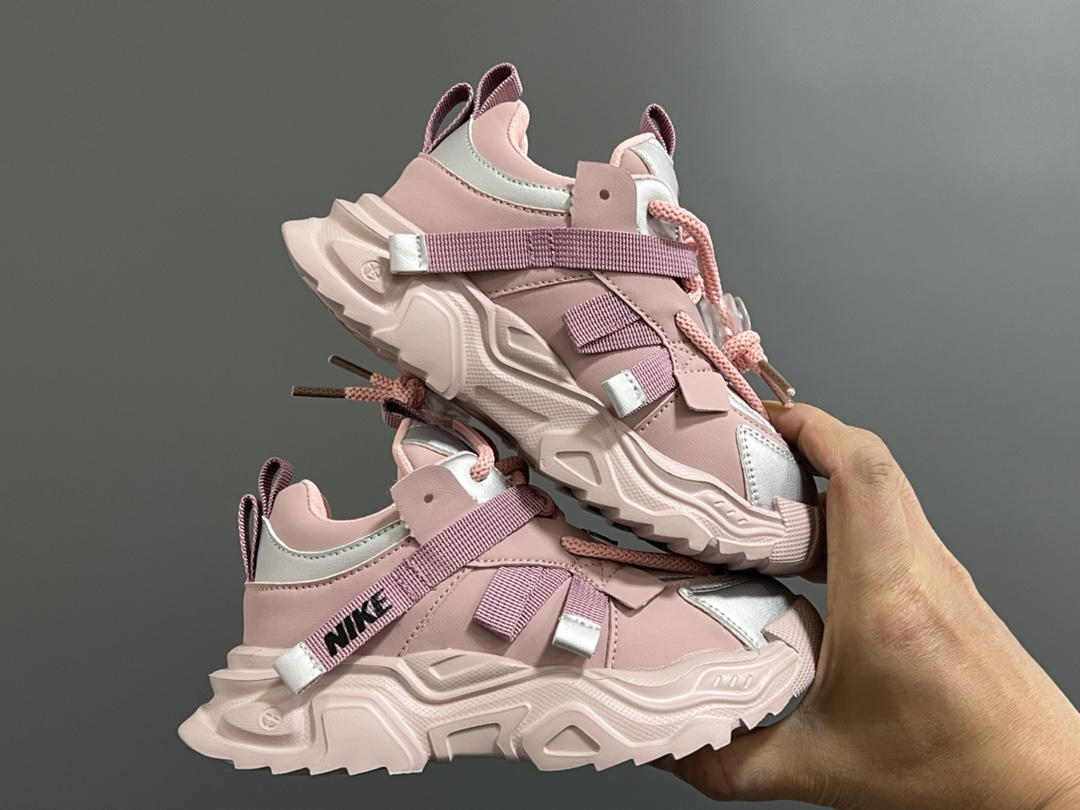 图片[9]-特耐克新款鞋带扣儿童老爹鞋 尺码：26-37码 经典老爹款式❤️ 鞋带扣设计，穿脱超方便✌🏻 EVA超轻防滑耐磨大底👍🏻 优质皮料拼接，质感超赞💓-选品中心