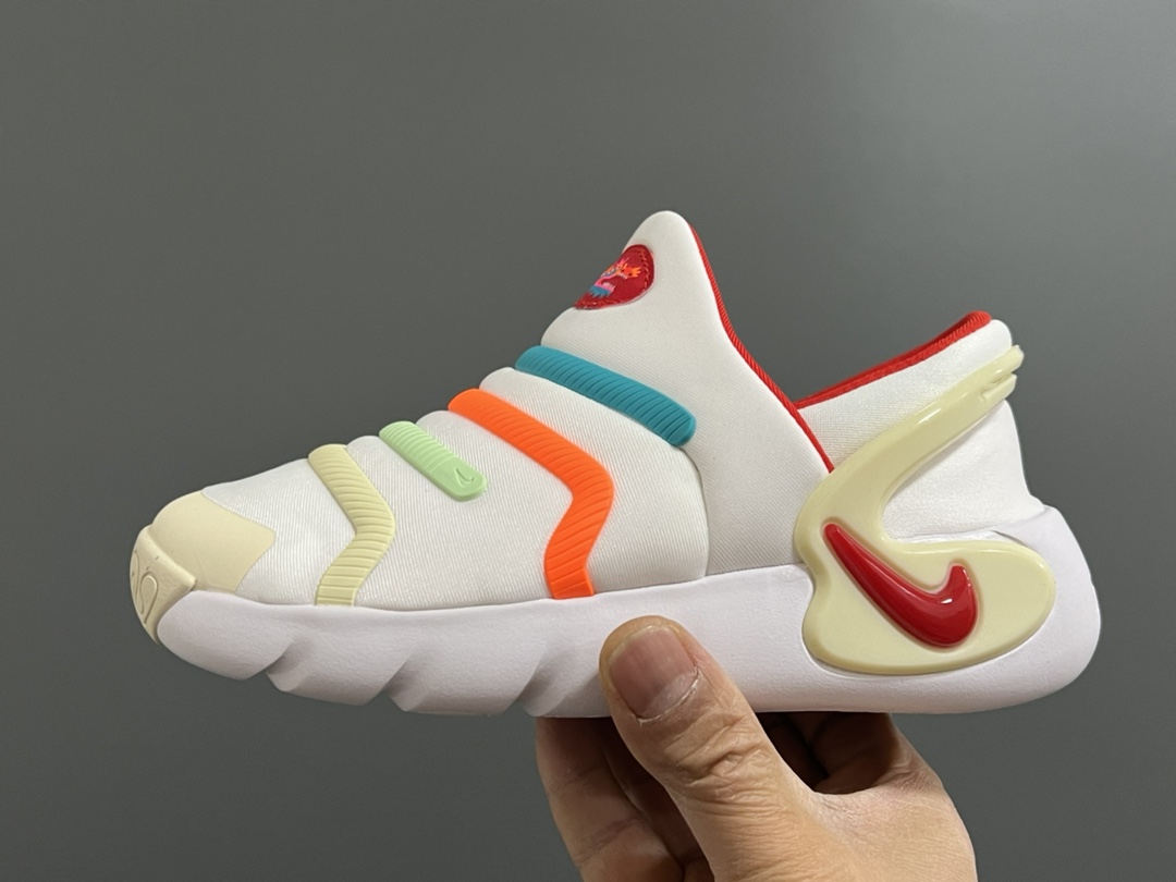 图片[4]-专G版毛毛虫3.5代新款儿童一脚蹬运动鞋 尺码：22-36码 专柜同步新品🆕 升级3.5代，塑胶条加固✔️ 优质空气棉面料☁️ 一脚蹬款式设计，穿脱超级方便✌🏻 耐磨防滑波浪大底，满足日常运动需求👍🏻-选品中心