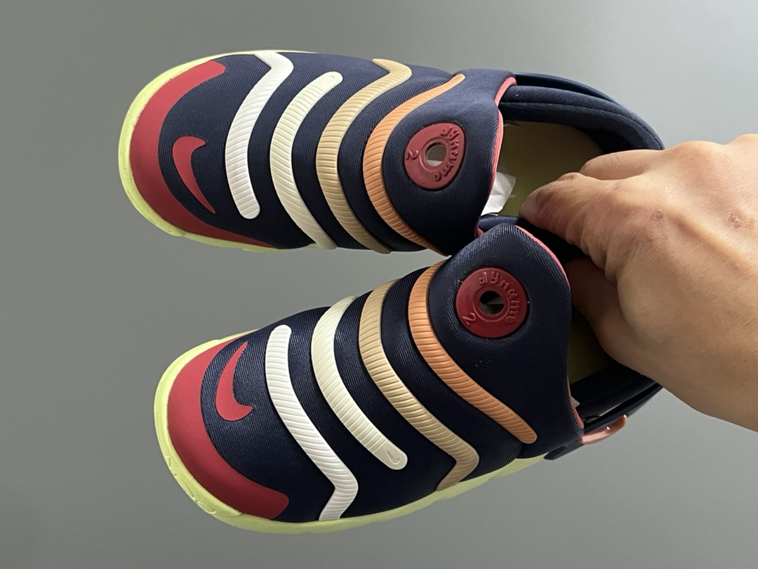 专G版毛毛虫3.5代新款儿童一脚蹬运动鞋 尺码:22-36码 专柜同步新品🆕 升级3.5代,塑胶条加固✔️ 优质空气棉面料☁️ 一脚蹬款式设计,穿脱超级方便✌🏻 耐磨防滑波浪大底,满足日常运动需求👍🏻-选品中心