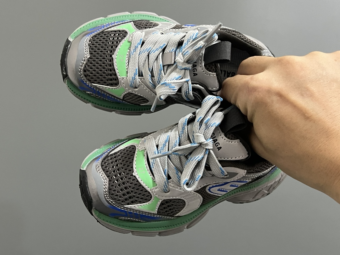 价格下调⬇️ 巴家新款10XL儿童魔术贴老爹运动鞋 尺码：26-37码 老爹款真的太百搭啦✌🏻 时髦精必备✨ 魔术贴设计，穿脱方便✅ 精致网面拼接，质感满满🈵-选品中心