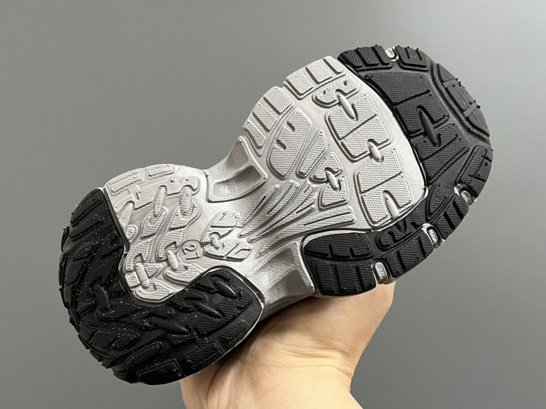 图片[5]-价格下调⬇️ 巴家新款10XL儿童魔术贴老爹运动鞋 尺码：26-37码 老爹款真的太百搭啦✌🏻 时髦精必备✨ 魔术贴设计，穿脱方便✅ 精致网面拼接，质感满满🈵-选品中心