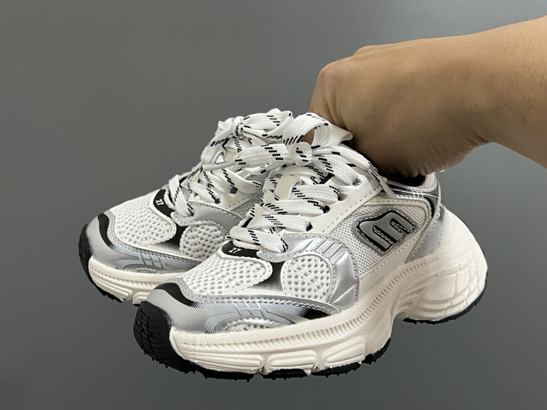 图片[2]-价格下调⬇️ 巴家新款10XL儿童魔术贴老爹运动鞋 尺码：26-37码 老爹款真的太百搭啦✌🏻 时髦精必备✨ 魔术贴设计，穿脱方便✅ 精致网面拼接，质感满满🈵-选品中心