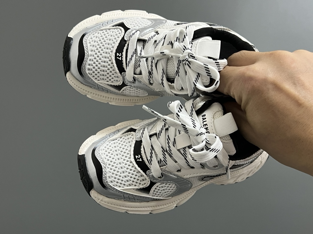 价格下调⬇️ 巴家新款10XL儿童魔术贴老爹运动鞋 尺码：26-37码 老爹款真的太百搭啦✌🏻 时髦精必备✨ 魔术贴设计，穿脱方便✅ 精致网面拼接，质感满满🈵-选品中心