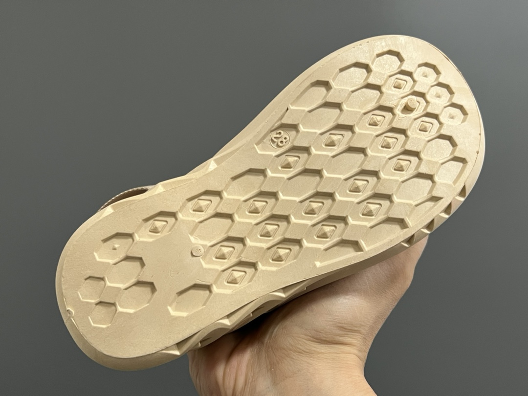 图片[5]-NK 包头绑带网面透气魔术贴凉鞋 尺码：26-37码 网面镂空拼接，透气性超好👍🏻 魔术贴设计，穿脱超方便✌🏻 超轻大底，脚感超赞✔️-选品中心