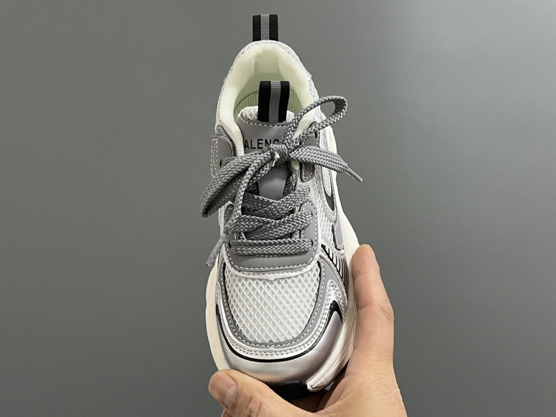 图片[8]-清仓价‼️‼️‼️ （不退不换，下单请注意⚠️） 巴家赵思露同款儿童亲子魔术贴老爹鞋 尺码：26-40（白银）26-38（银粉） 可爱的赵思露同款老爹 快来get✔️同款吧 透气性网面，舒适不闷脚☁️ 魔术贴设计，穿脱方便✌🏻 老爹款超级百搭❤️ 小脚麻麻可入🛒-选品中心