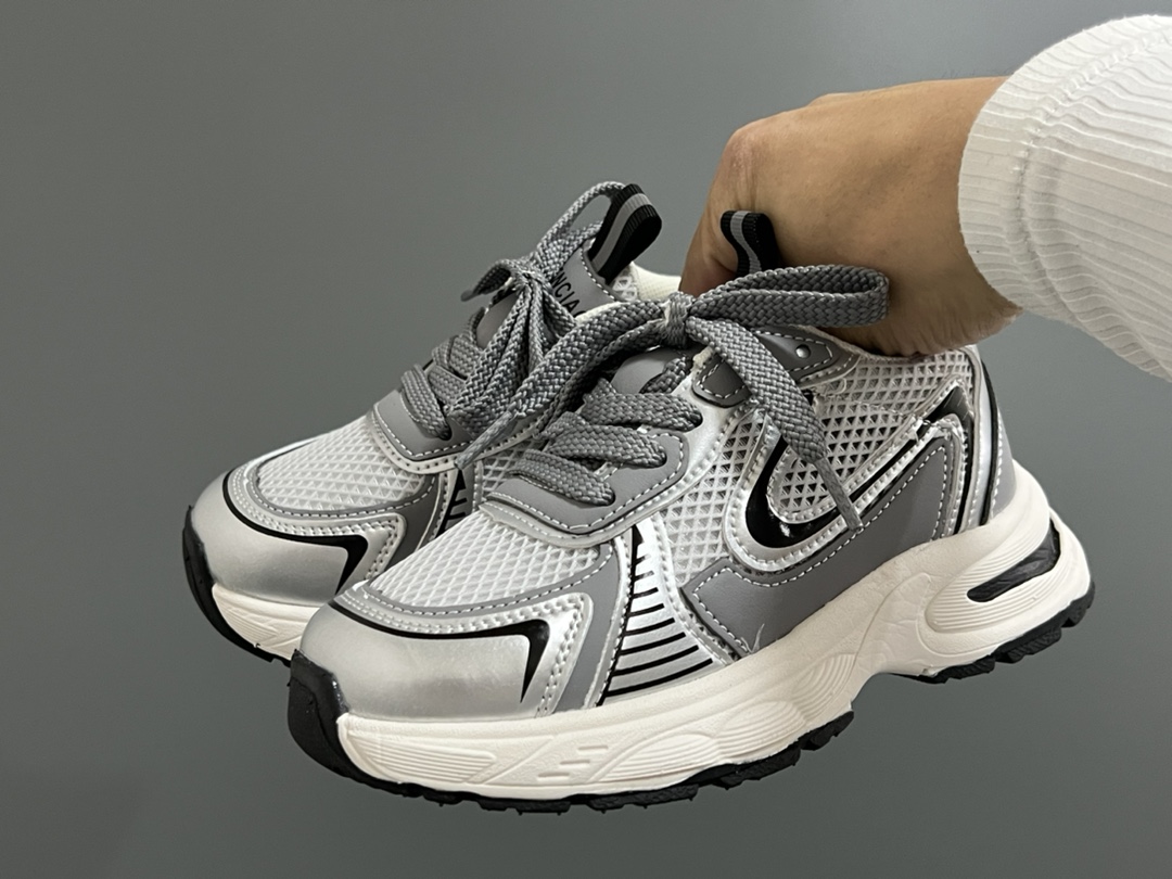 图片[2]-清仓价‼️‼️‼️ （不退不换，下单请注意⚠️） 巴家赵思露同款儿童亲子魔术贴老爹鞋 尺码：26-40（白银）26-38（银粉） 可爱的赵思露同款老爹 快来get✔️同款吧 透气性网面，舒适不闷脚☁️ 魔术贴设计，穿脱方便✌🏻 老爹款超级百搭❤️ 小脚麻麻可入🛒-选品中心