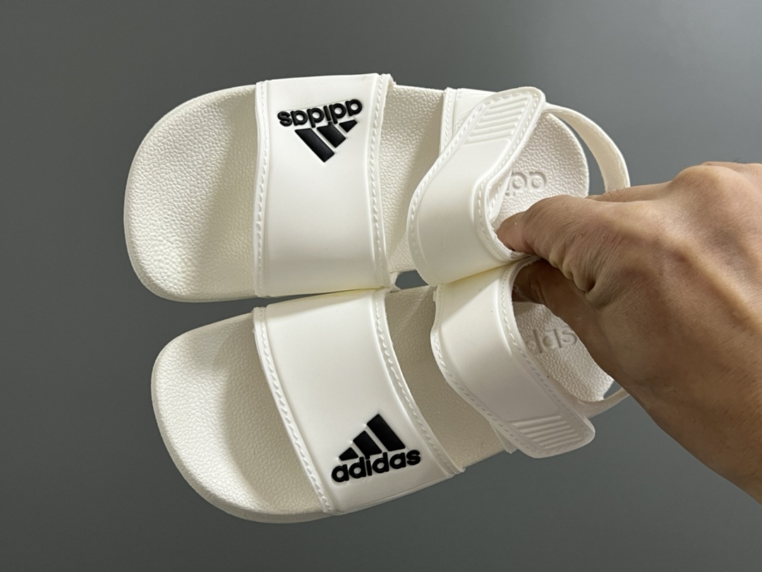 A家原单新款SANDAL沙滩儿童魔术贴凉鞋26-35码 原单外贸订单❤️超轻超薄超透气凉鞋☁️魔术贴设计，方便调节✔️ 海边沙滩露营，备一双都很方便✌🏻-选品中心