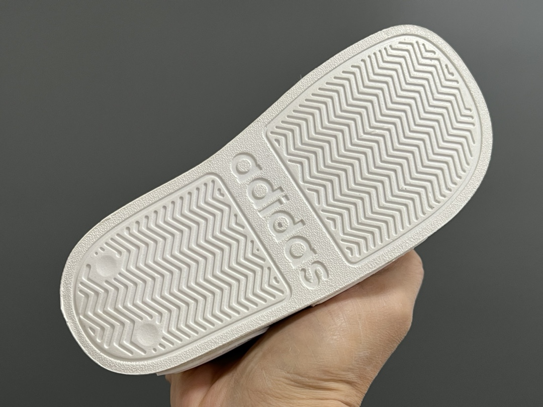 图片[5]-A家原单新款SANDAL沙滩儿童魔术贴凉鞋26-35码 原单外贸订单❤️超轻超薄超透气凉鞋☁️魔术贴设计，方便调节✔️ 海边沙滩露营，备一双都很方便✌🏻-选品中心