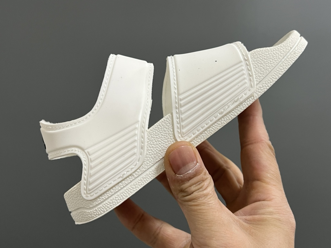 图片[6]-A家原单新款SANDAL沙滩儿童魔术贴凉鞋26-35码 原单外贸订单❤️超轻超薄超透气凉鞋☁️魔术贴设计，方便调节✔️ 海边沙滩露营，备一双都很方便✌🏻-选品中心