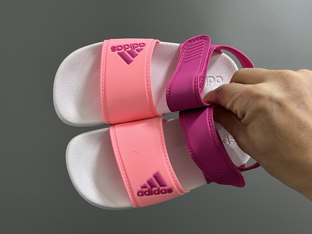 A家原单新款SANDAL沙滩儿童魔术贴凉鞋 尺码：26-35码 原单外贸订单❤️ 原厂鞋材鞋楦鞋盒🖤 超轻超薄超透气凉鞋☁️ 魔术贴设计，方便调节✔️ 海边沙滩露营，备一双都很方便✌🏻-选品中心