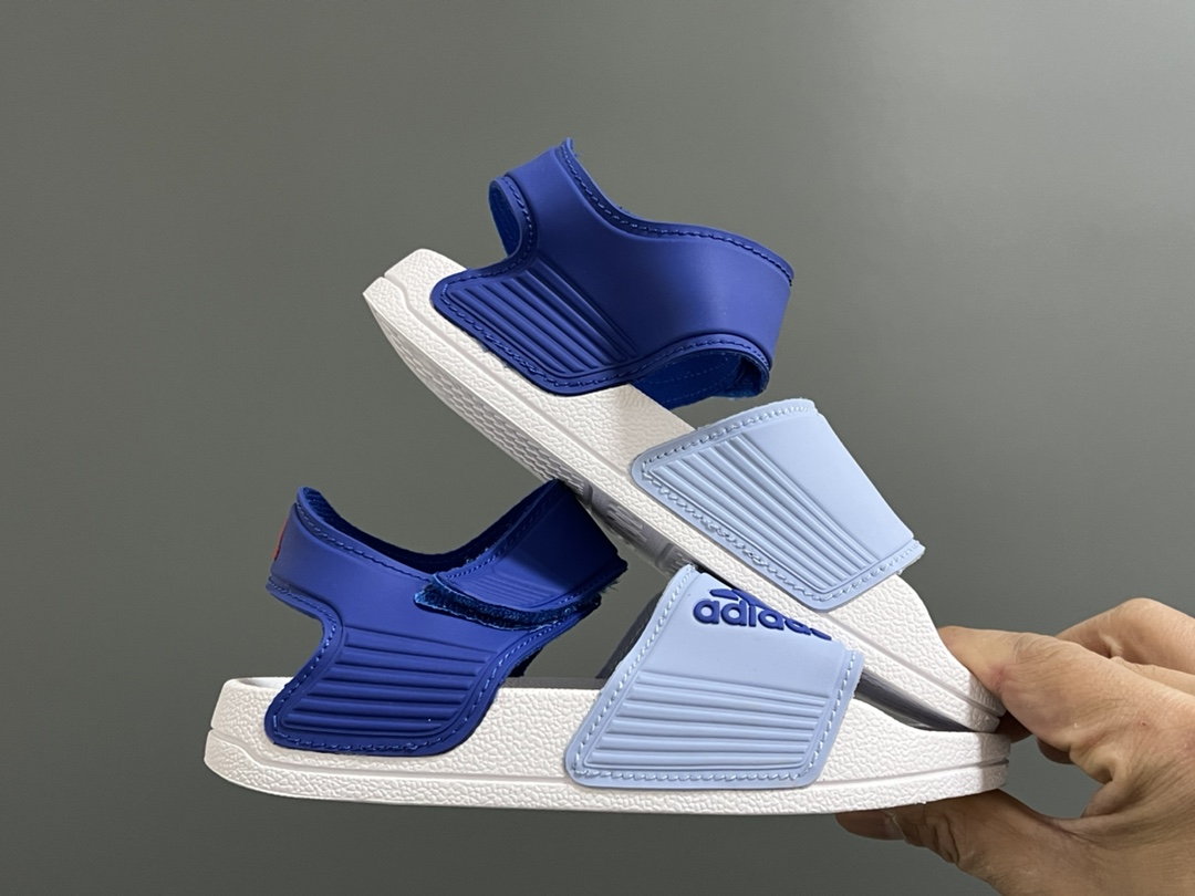 图片[9]-A家原单新款SANDAL沙滩儿童魔术贴凉鞋 尺码：26-35码 原单外贸订单❤️ 原厂鞋材鞋楦鞋盒🖤 超轻超薄超透气凉鞋☁️ 魔术贴设计，方便调节✔️ 海边沙滩露营，备一双都很方便✌🏻-选品中心