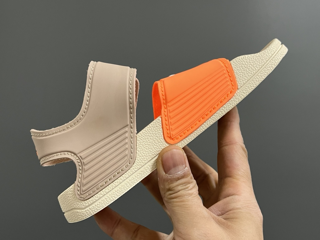 图片[6]-A家原单新款SANDAL沙滩儿童魔术贴凉鞋 尺码：26-35码 原单外贸订单❤️ 原厂鞋材鞋楦鞋盒🖤 超轻超薄超透气凉鞋☁️ 魔术贴设计，方便调节✔️ 海边沙滩露营，备一双都很方便✌🏻-选品中心