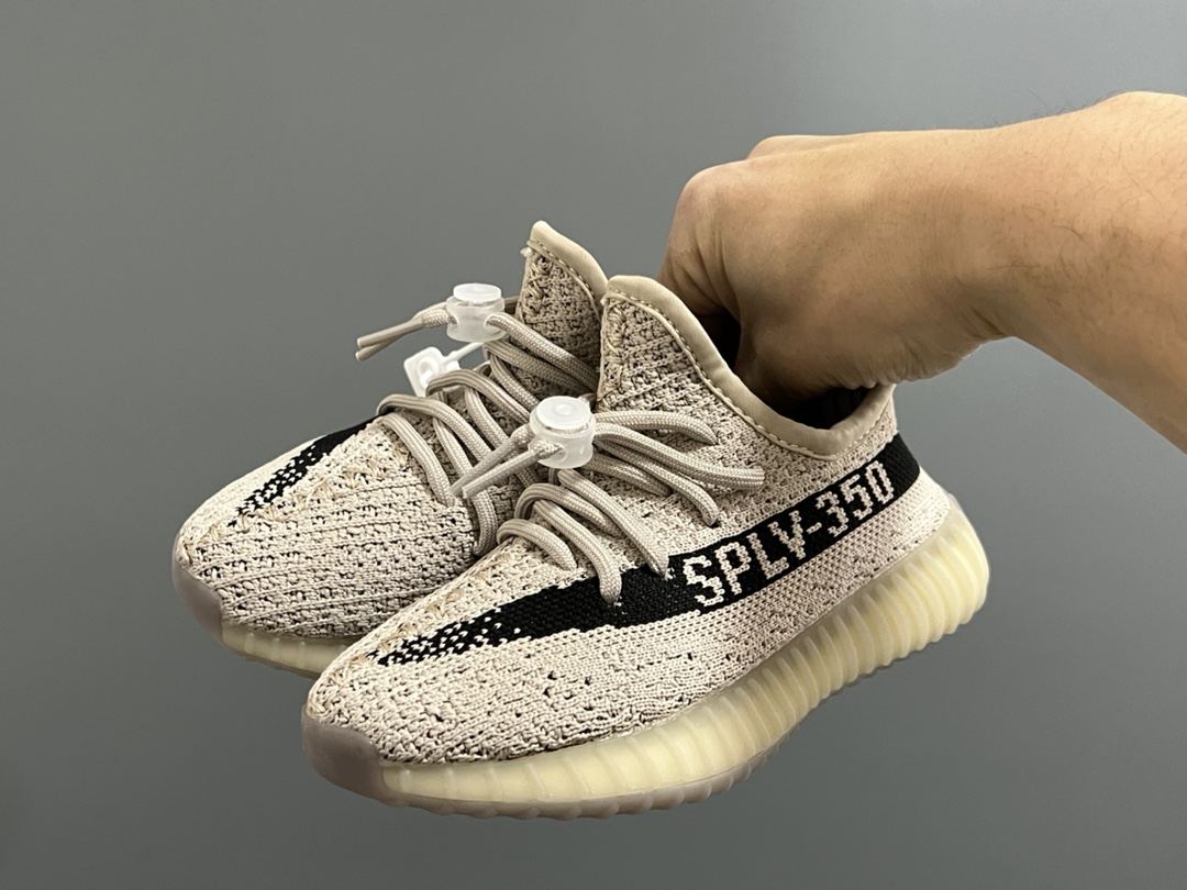 图片[2]-专G版椰子350V2真爆鞋带扣儿童一脚蹬运动鞋 尺码：24-35码 专柜版来咯🔥 真爆米花系列脚感超级棒👍🏻 软弹效果一绝❗️ 针织鞋面，透气舒适好打理✔️ 鞋带扣设计，对于小宝来说可太友好啦✌🏻 一脚蹬款式设计，穿脱自如✅-选品中心