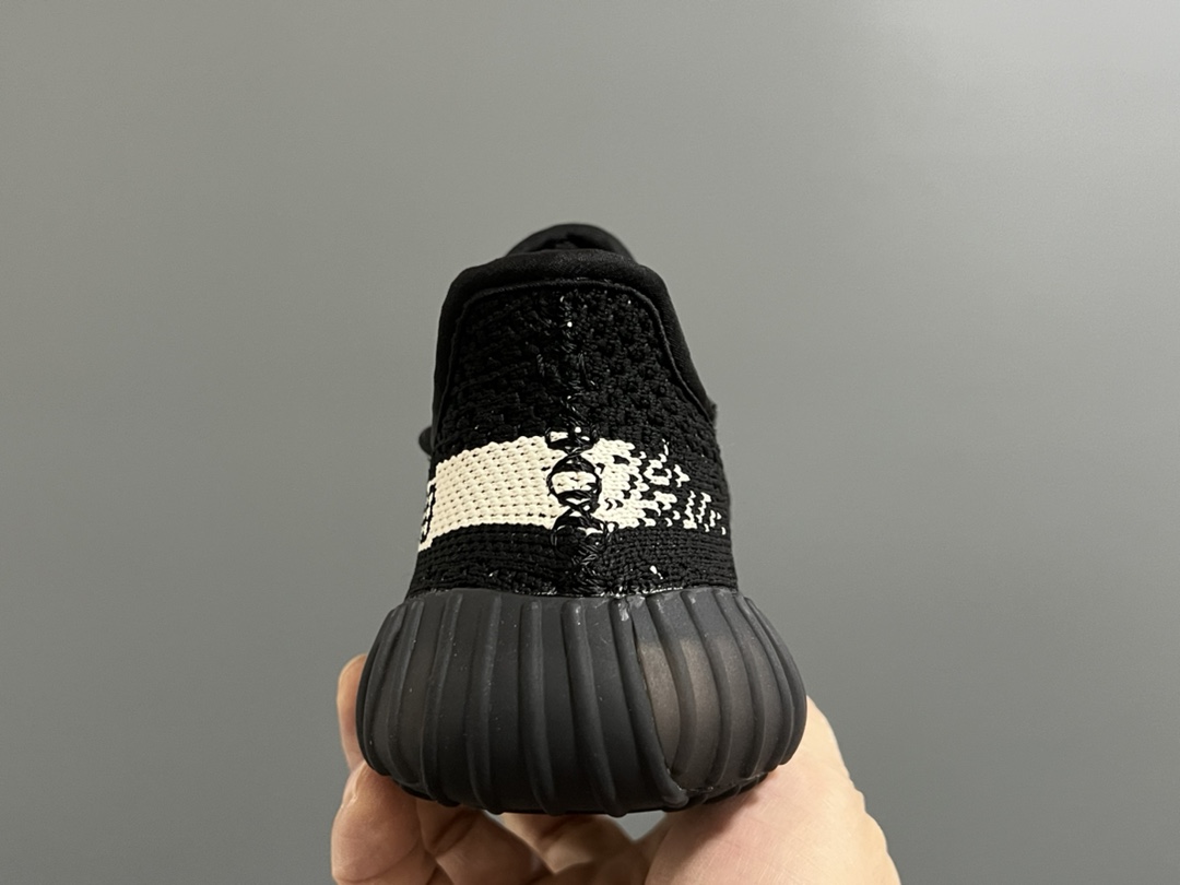 图片[7]-专G版椰子350V2真爆鞋带扣儿童一脚蹬运动鞋 尺码：24-35码 专柜版来咯🔥 真爆米花系列脚感超级棒👍🏻 软弹效果一绝❗️ 针织鞋面，透气舒适好打理✔️ 鞋带扣设计，对于小宝来说可太友好啦✌🏻 一脚蹬款式设计，穿脱自如✅-选品中心