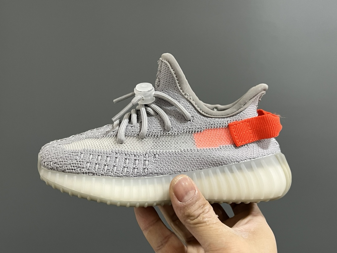 图片[4]-专G版椰子350V2真爆鞋带扣儿童一脚蹬运动鞋 尺码：24-35码 专柜版来咯🔥 真爆米花系列脚感超级棒👍🏻 软弹效果一绝❗️ 针织鞋面，透气舒适好打理✔️ 鞋带扣设计，对于小宝来说可太友好啦✌🏻 一脚蹬款式设计，穿脱自如✅-选品中心