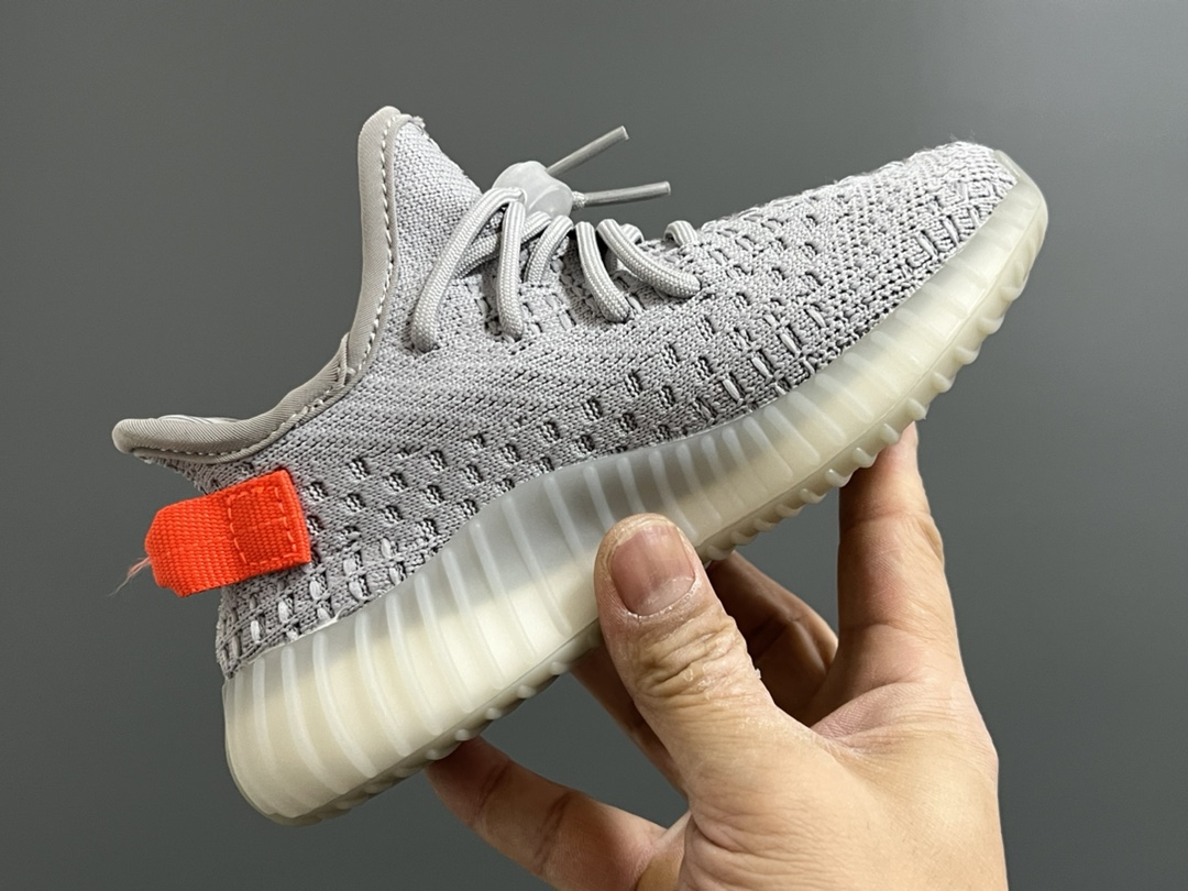 图片[6]-专G版椰子350V2真爆鞋带扣儿童一脚蹬运动鞋 尺码：24-35码 专柜版来咯🔥 真爆米花系列脚感超级棒👍🏻 软弹效果一绝❗️ 针织鞋面，透气舒适好打理✔️ 鞋带扣设计，对于小宝来说可太友好啦✌🏻 一脚蹬款式设计，穿脱自如✅-选品中心