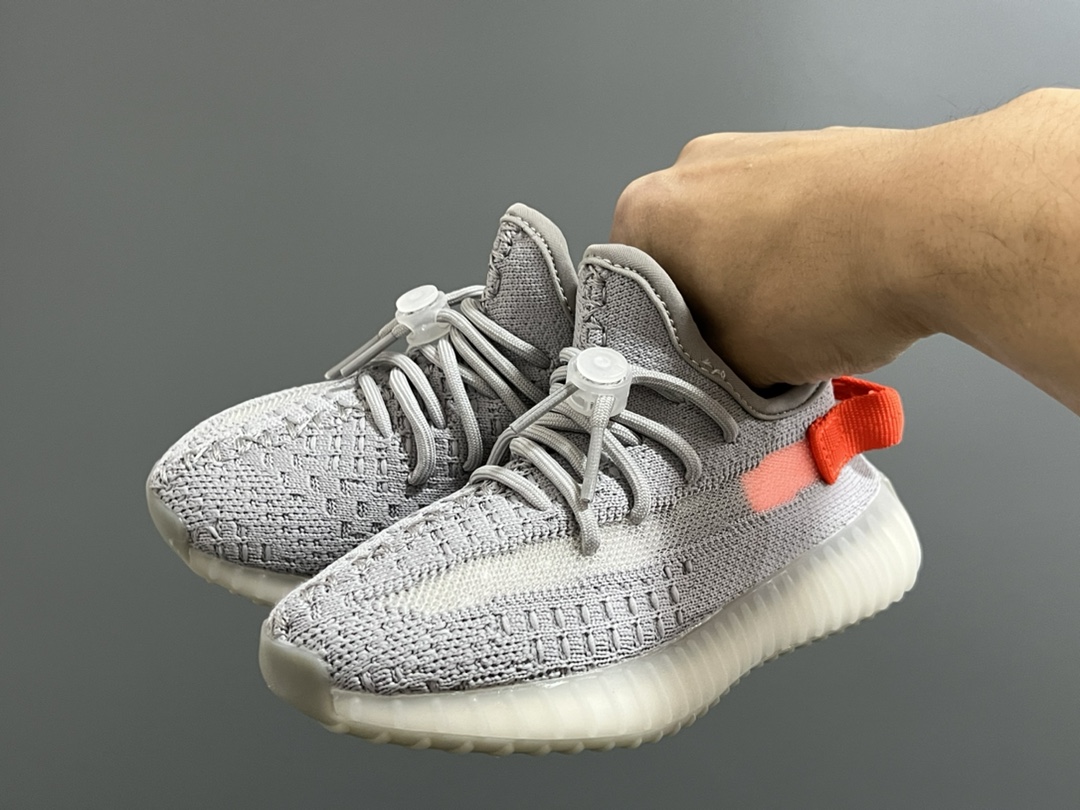 图片[2]-专G版椰子350V2真爆鞋带扣儿童一脚蹬运动鞋 尺码：24-35码 专柜版来咯🔥 真爆米花系列脚感超级棒👍🏻 软弹效果一绝❗️ 针织鞋面，透气舒适好打理✔️ 鞋带扣设计，对于小宝来说可太友好啦✌🏻 一脚蹬款式设计，穿脱自如✅-选品中心