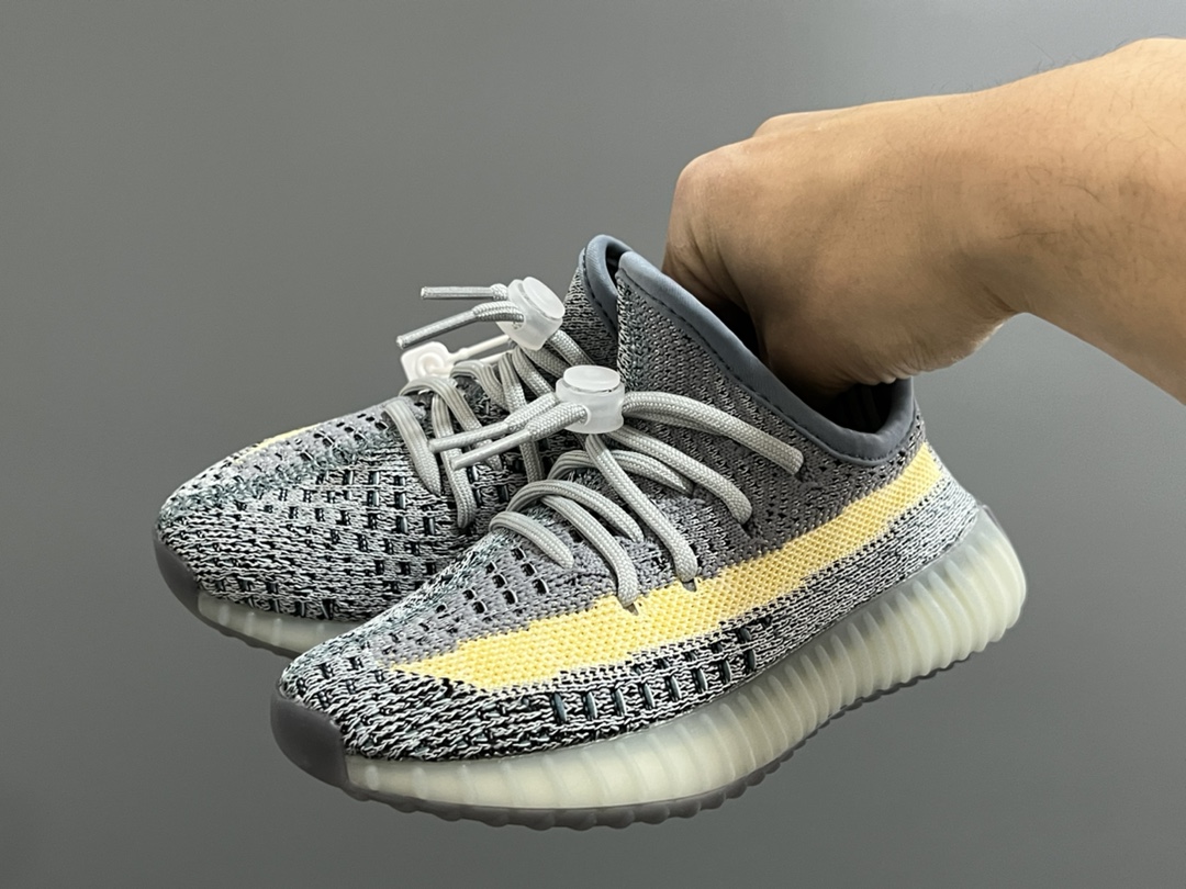 图片[2]-专G版椰子350V2真爆鞋带扣儿童一脚蹬运动鞋 尺码：24-35码 专柜版来咯🔥 真爆米花系列脚感超级棒👍🏻 软弹效果一绝❗️ 针织鞋面，透气舒适好打理✔️ 鞋带扣设计，对于小宝来说可太友好啦✌🏻 一脚蹬款式设计，穿脱自如✅-选品中心