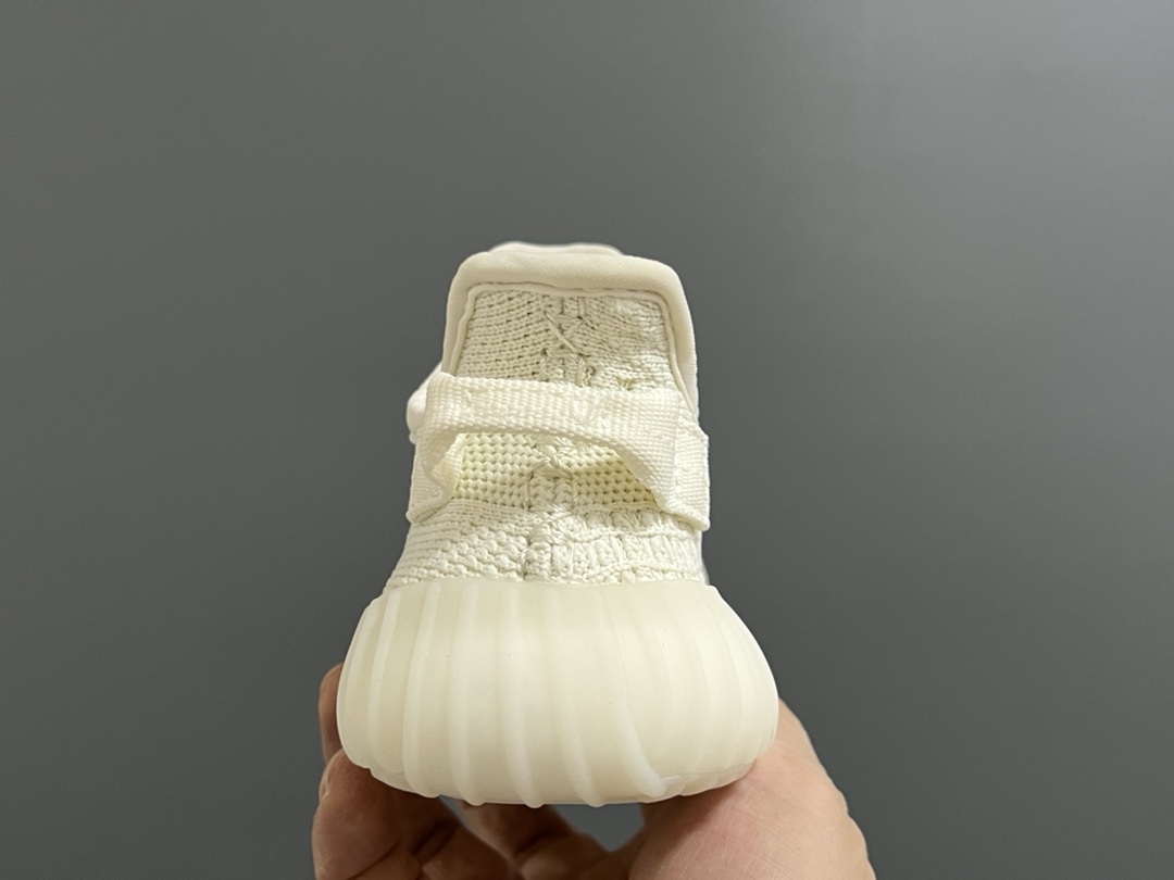 图片[7]-专G版椰子350V2真爆鞋带扣儿童一脚蹬运动鞋 尺码：24-35码 专柜版来咯🔥 真爆米花系列脚感超级棒👍🏻 软弹效果一绝❗️ 针织鞋面，透气舒适好打理✔️ 鞋带扣设计，对于小宝来说可太友好啦✌🏻 一脚蹬款式设计，穿脱自如✅-选品中心