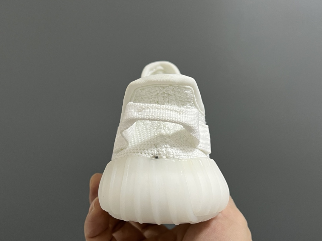 图片[7]-专G版椰子350V2真爆鞋带扣儿童一脚蹬运动鞋 尺码：24-35码 专柜版来咯🔥 真爆米花系列脚感超级棒👍🏻 软弹效果一绝❗️ 针织鞋面，透气舒适好打理✔️ 鞋带扣设计，对于小宝来说可太友好啦✌🏻 一脚蹬款式设计，穿脱自如✅-选品中心