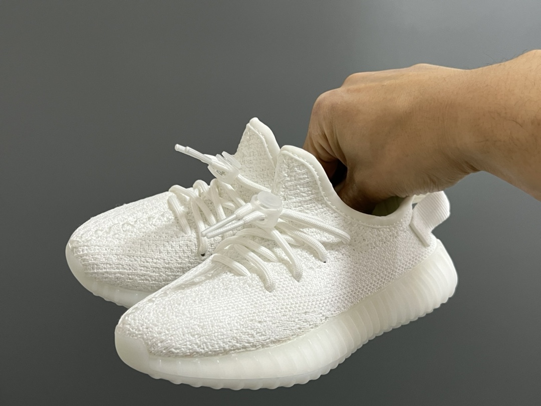 图片[2]-专G版椰子350V2真爆鞋带扣儿童一脚蹬运动鞋 尺码：24-35码 专柜版来咯🔥 真爆米花系列脚感超级棒👍🏻 软弹效果一绝❗️ 针织鞋面，透气舒适好打理✔️ 鞋带扣设计，对于小宝来说可太友好啦✌🏻 一脚蹬款式设计，穿脱自如✅-选品中心