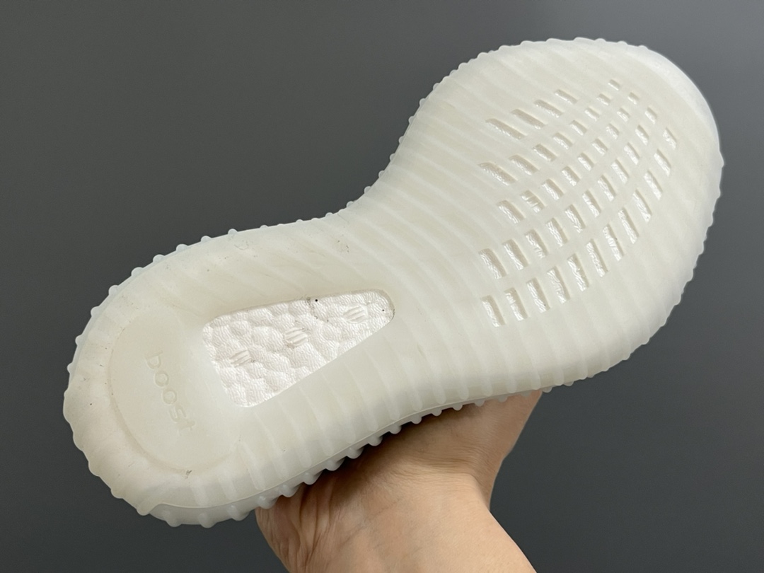 图片[5]-专G版椰子350V2真爆鞋带扣儿童一脚蹬运动鞋 尺码：24-35码 专柜版来咯🔥 真爆米花系列脚感超级棒👍🏻 软弹效果一绝❗️ 针织鞋面，透气舒适好打理✔️ 鞋带扣设计，对于小宝来说可太友好啦✌🏻 一脚蹬款式设计，穿脱自如✅-选品中心