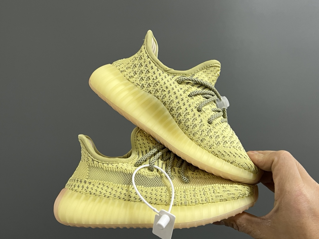 图片[9]-专G版椰子350V2真爆鞋带扣儿童一脚蹬运动鞋 尺码：24-35码 专柜版来咯🔥 真爆米花系列脚感超级棒👍🏻 软弹效果一绝❗️ 针织鞋面，透气舒适好打理✔️ 鞋带扣设计，对于小宝来说可太友好啦✌🏻 一脚蹬款式设计，穿脱自如✅-选品中心