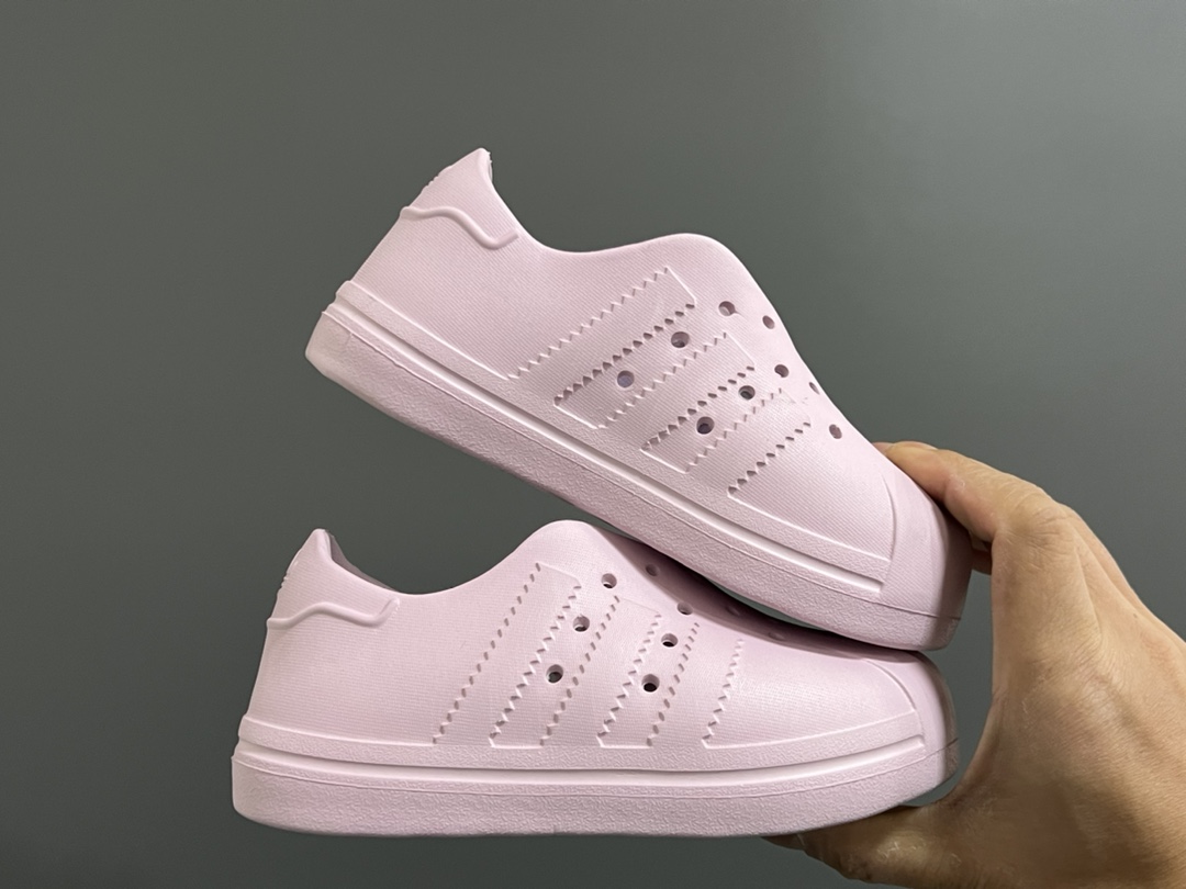 图片[9]-A家丑萌洞洞一脚蹬儿童凉鞋 尺码：24-37码 丑萌丑萌的小可爱凉鞋😍 透气孔设计，舒适不闷脚☁️ 附赠一对鞋垫，方便清洗✌🏻 一体成型工艺，全身无胶👍🏻-选品中心