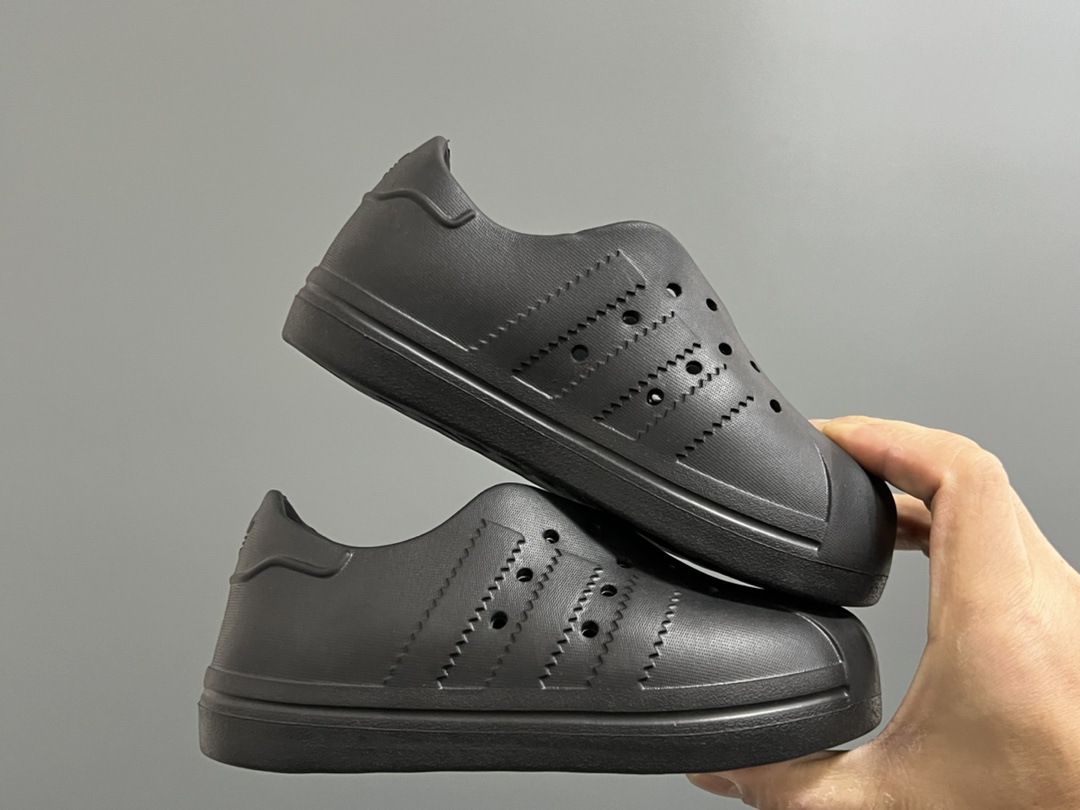 图片[9]-代理‼️‼️‼️ A家丑萌洞洞一脚蹬儿童凉鞋 尺码：24-37码 丑萌丑萌的小可爱凉鞋😍 透气孔设计，舒适不闷脚☁️ 附赠一对鞋垫，方便清洗✌🏻 一体成型工艺，全身无胶👍🏻-选品中心