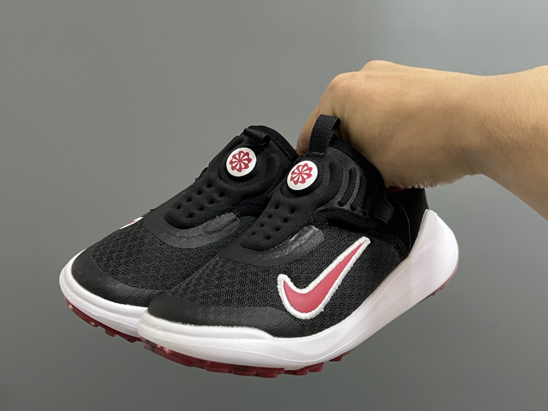 图片[2]-NK 春夏新款E赤足系列一脚蹬轻便缓震儿童运动鞋 尺码：24-37码 E赤足系列，升级网面透气舒适☁️ 升级橡胶耐磨防滑大底，脚感更舒适✔️ 松紧带一脚蹬设计，穿脱快人一步✌🏻 精致刺绣LOGO，简约时髦又洋气✨-选品中心