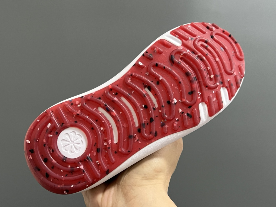 图片[5]-NK 春夏新款E赤足系列一脚蹬轻便缓震儿童运动鞋 尺码：24-37码 E赤足系列，升级网面透气舒适☁️ 升级橡胶耐磨防滑大底，脚感更舒适✔️ 松紧带一脚蹬设计，穿脱快人一步✌🏻 精致刺绣LOGO，简约时髦又洋气✨-选品中心