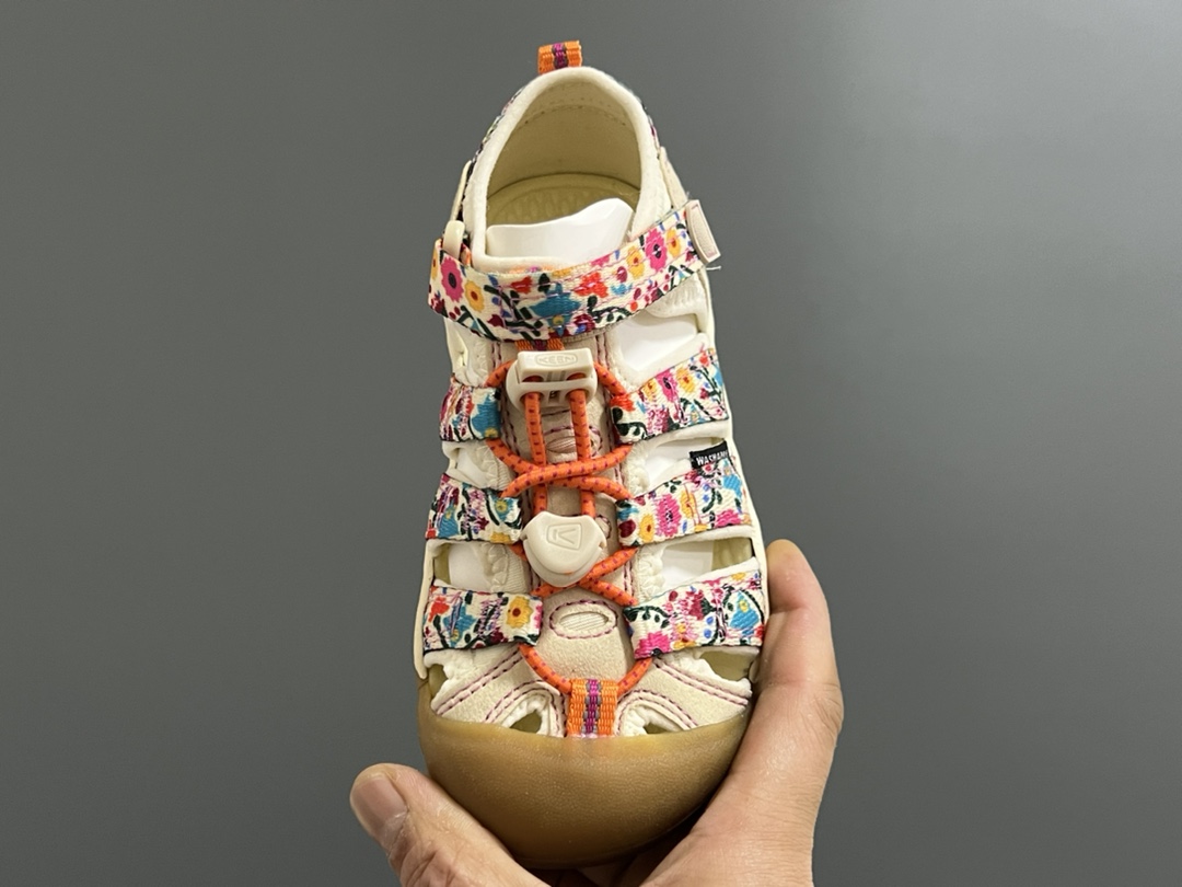 图片[8]-海外版 Keen 科恩溯溪两穿儿童凉鞋 尺码：26-37码 海外代购版👍🏻 这鞋型太好看啦😍丑萌丑萌感✨ 魔术贴➕松紧带设计，方便调节✔️ 溯溪两穿橡胶耐磨大底，抓地力超强✌🏻 今年必备单品🛒-选品中心